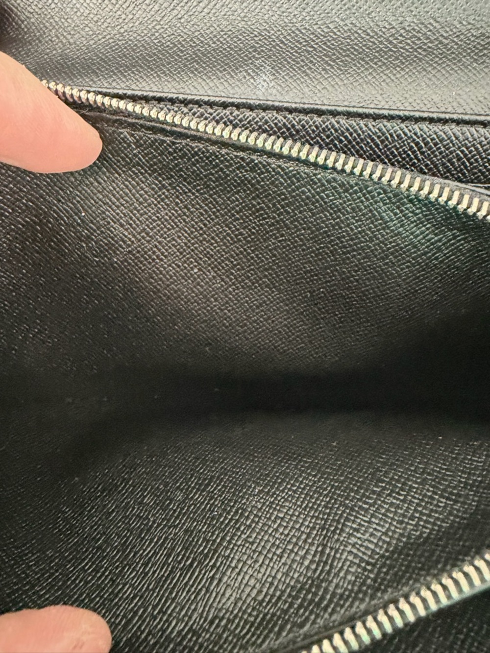 Authentic vintage Louis Vuitton Black Epi Leather Long Wallet - Picture 9 of 11
